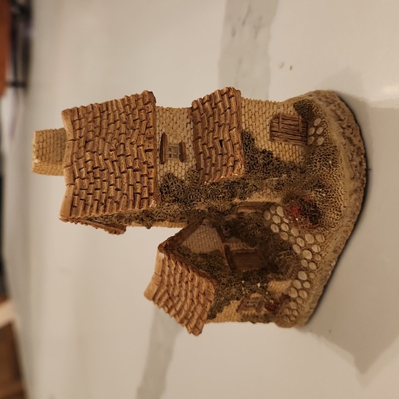 David Winter Cottages | Ivy Cottage 1982 - Picture 3 of 9